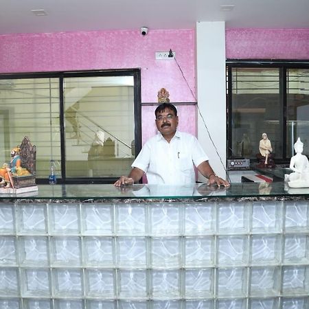 Hotel Kewal Inn Jalgaon Esterno foto