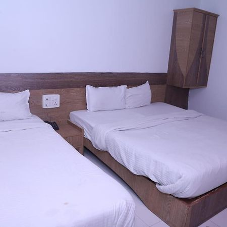Hotel Kewal Inn Jalgaon Esterno foto