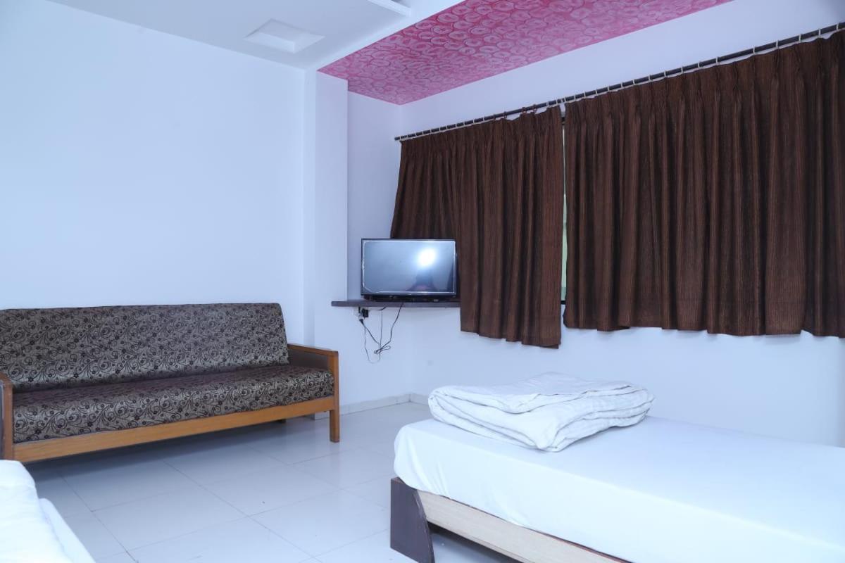 Hotel Kewal Inn Jalgaon Esterno foto
