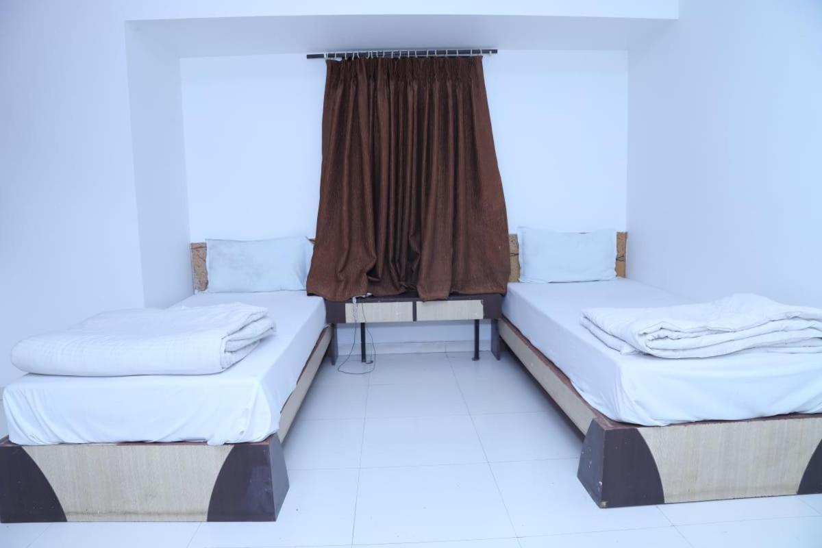 Hotel Kewal Inn Jalgaon Esterno foto